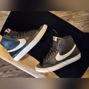 10.5 Nike men's hightops - Very NICE - light wear, very good condition 🏀🏀